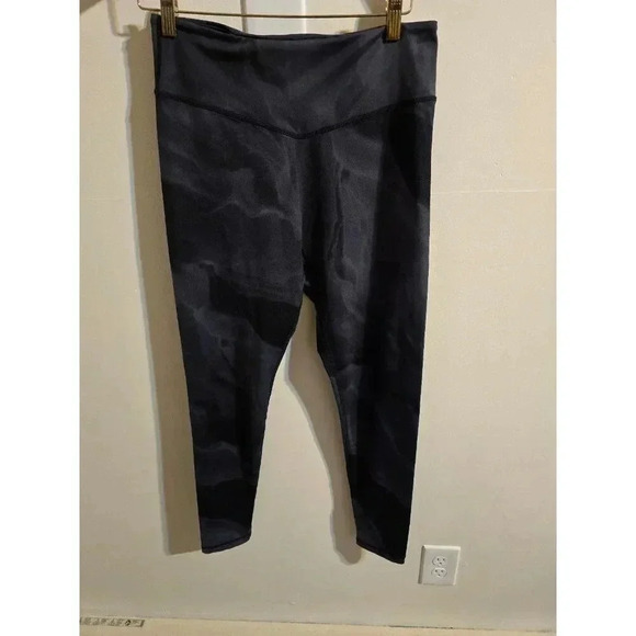 BuffBunny Tie Dye‎ Leggings Size Large Yoga Exercise - Picture 1 of 6
